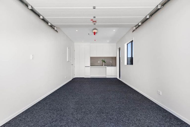 Photo of property in 92 Huanui Drive, Wainui, 0992