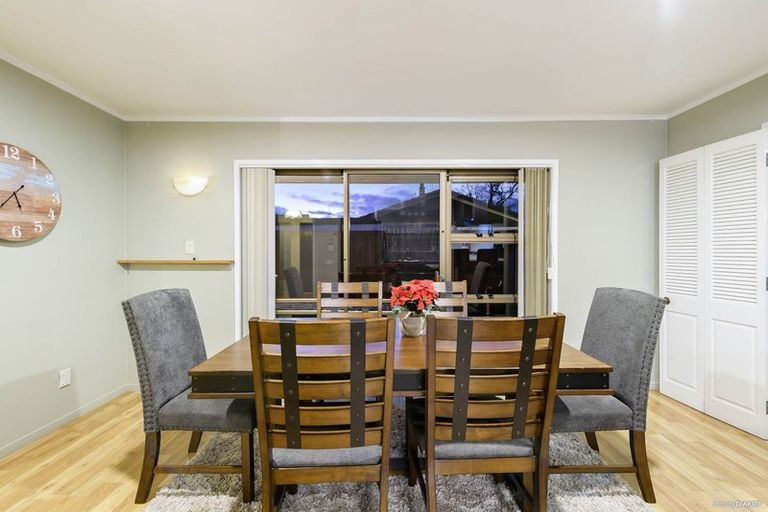 Photo of property in 12 Glengowan Place, Conifer Grove, Takanini, 2112
