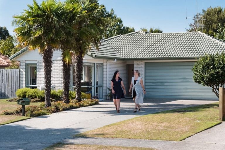 Photo of property in 22 The Gardens Drive, Papamoa Beach, Papamoa, 3118