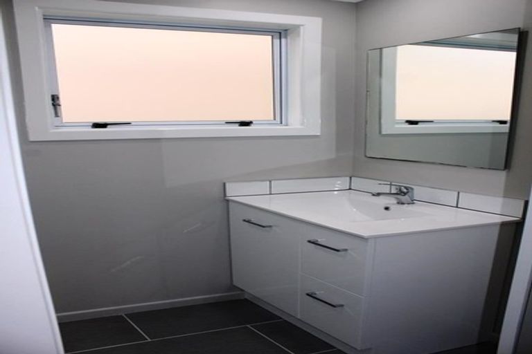 Photo of property in 52 Wesley Street, South Dunedin, Dunedin, 9012