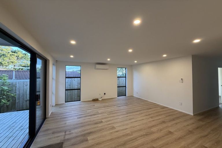 Photo of property in 51c West Harbour Drive, West Harbour, Auckland, 0618