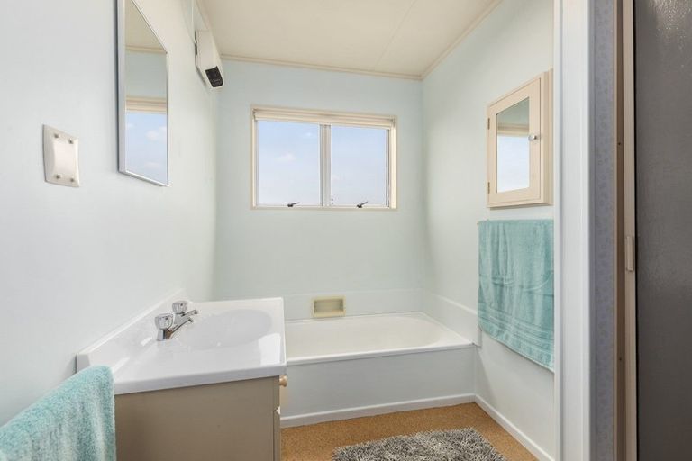 Photo of property in 1 Vista Grove, Kelson, Lower Hutt, 5010