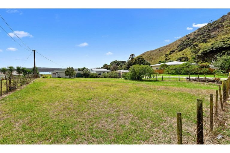 Photo of property in 64 Maunsell Road, Port Waikato, Tuakau, 2695