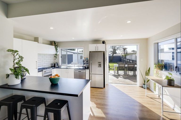 Photo of property in 422 Massey Street, Akina, Hastings, 4122