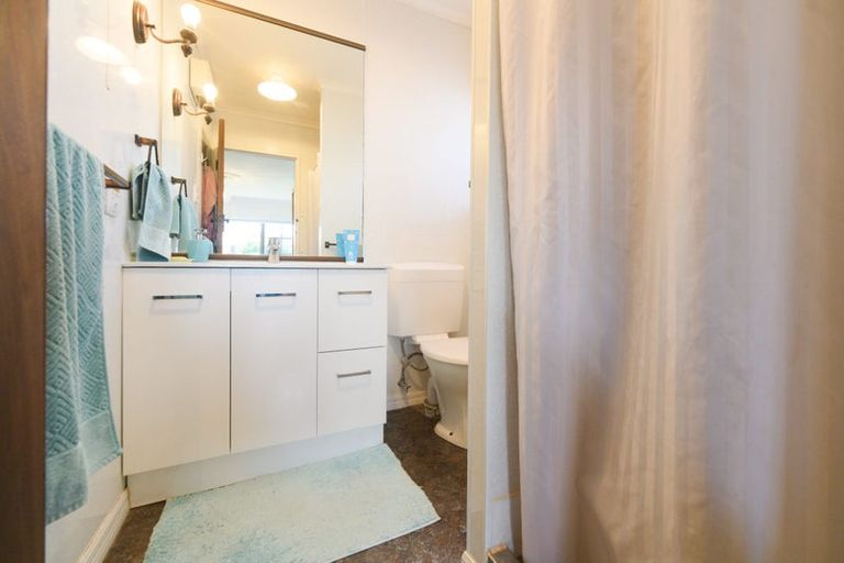 Photo of property in 44 Pencarrow Street, Highbury, Palmerston North, 4412