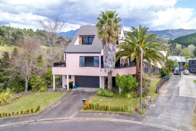 Photo of property in 114 Chevron Crescent, Whangamata, 3620