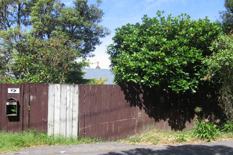Photo of property in 339 Glenfield Road, Glenfield, Auckland, 0629