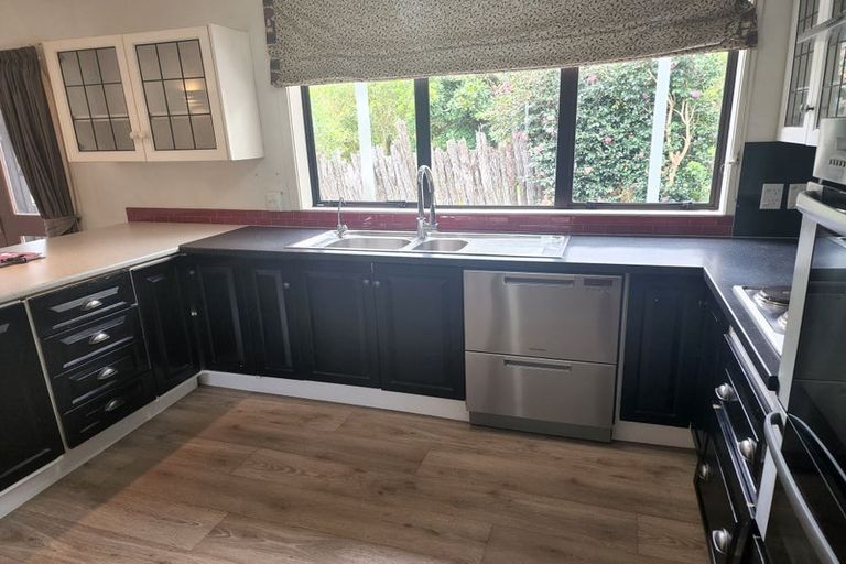 Photo of property in 196 Main Road South, Raumati South, Paraparaumu, 5032