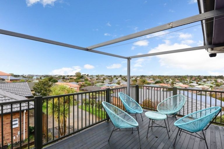 Photo of property in 17 Dorchester Place, Nawton, Hamilton, 3200