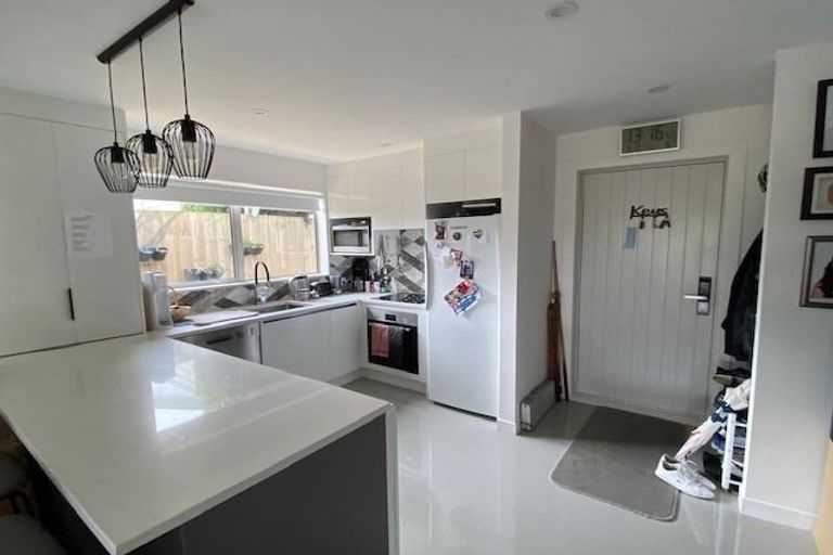 Photo of property in 8/4017 Great North Road, Glen Eden, Auckland, 0602