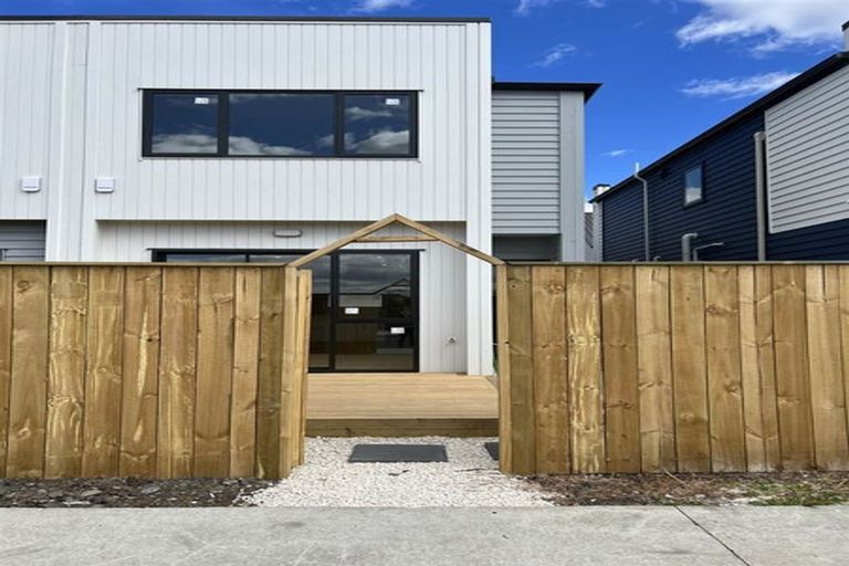 Photo of property in 9 Kaha Road, Takanini, 2110