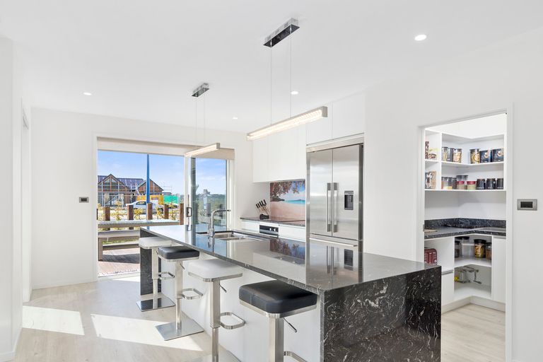 Photo of property in 1 Livingstone Drive, Papamoa Beach, Papamoa, 3118