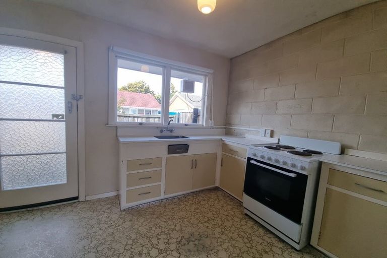 Photo of property in 2/11 Division Street, Riccarton, Christchurch, 8041