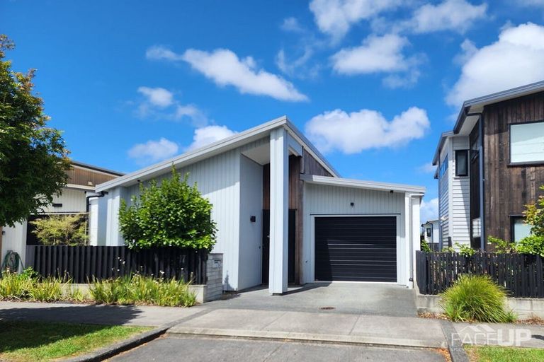 Photo of property in 17 Oioi Road, Hobsonville, Auckland, 0616