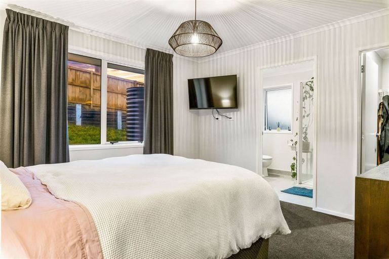 Photo of property in 10 Jeroboam Loop, Kumeu, 0810