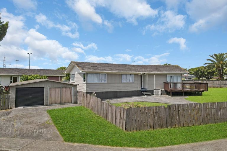 Photo of property in 1 Aria Place, Clover Park, Auckland, 2023