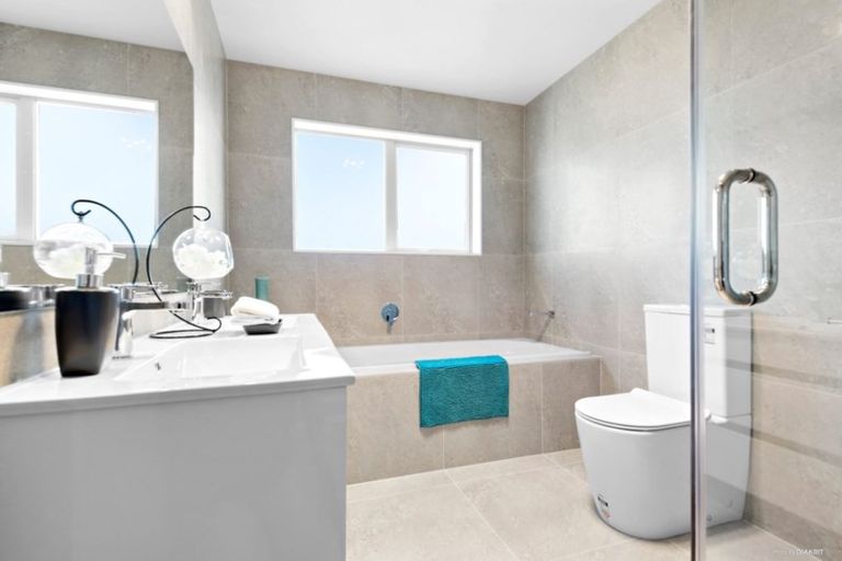 Photo of property in 16 Toanui Road, Hobsonville, Auckland, 0616