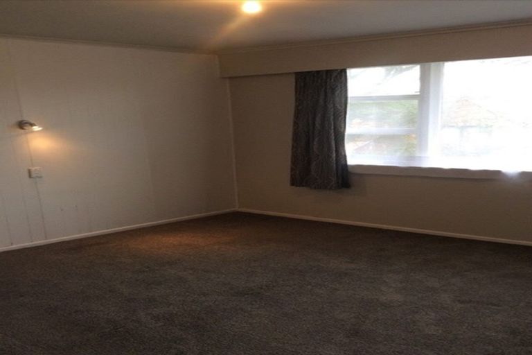 Photo of property in 13a Ribblesdale Road, Henderson, Auckland, 0612