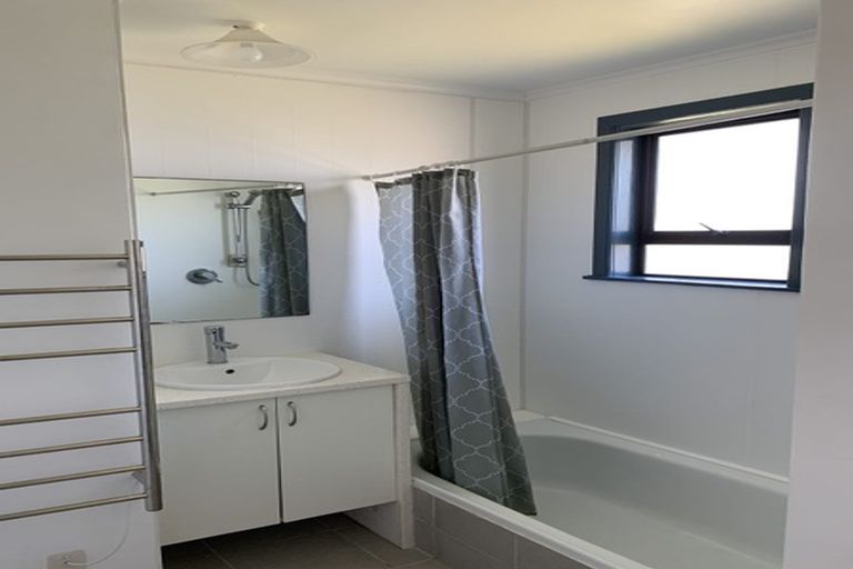 Photo of property in 1/28 Lyttelton Avenue, Forrest Hill, Auckland, 0620