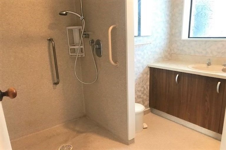 Photo of property in 2/5 Rawhiti Street, Vogeltown, New Plymouth, 4310