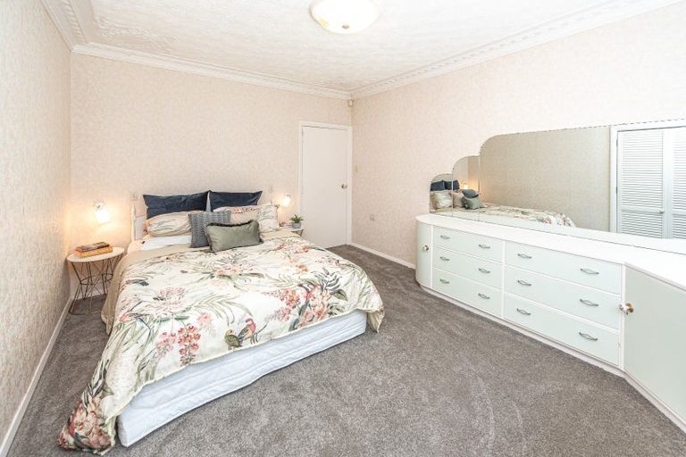 Photo of property in 14 Rawhiti Place, Saint Johns Hill, Whanganui, 4501