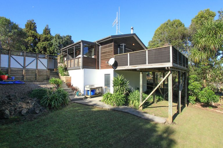 Photo of property in 11 East Street, Raglan, 3225