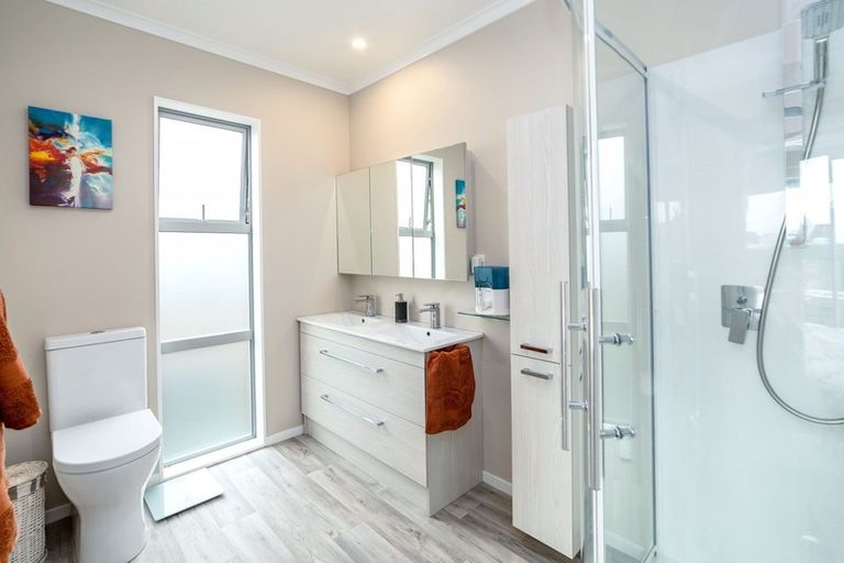 Photo of property in 15a Esther Street, Martinborough, 5711