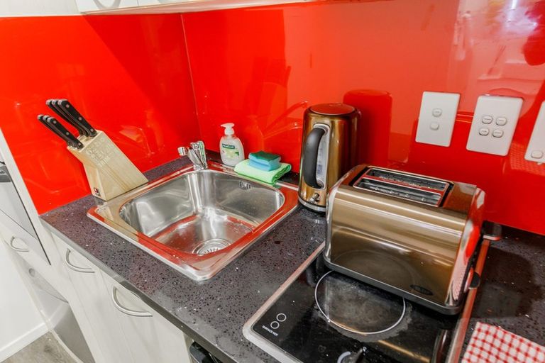 Photo of property in 44 Kervil Avenue, Te Atatu Peninsula, Auckland, 0610