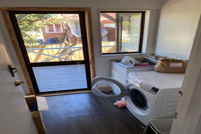 Photo of property in 2a Coniston Avenue, Te Atatu South, Auckland, 0610