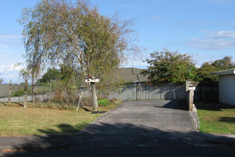 Photo of property in 6a Lantana Road, Green Bay, Auckland, 0604