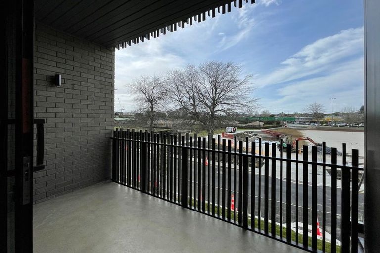 Photo of property in 103/8a Ko Street, Northcote, Auckland, 0627