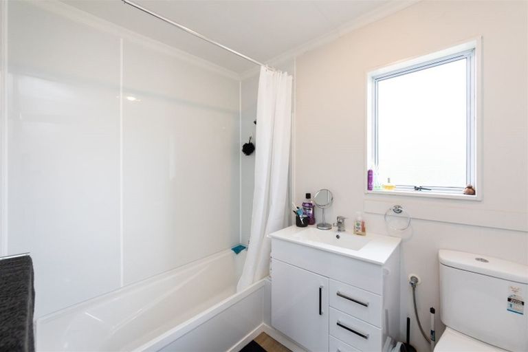 Photo of property in 60 Newton Place, Westbrook, Palmerston North, 4412