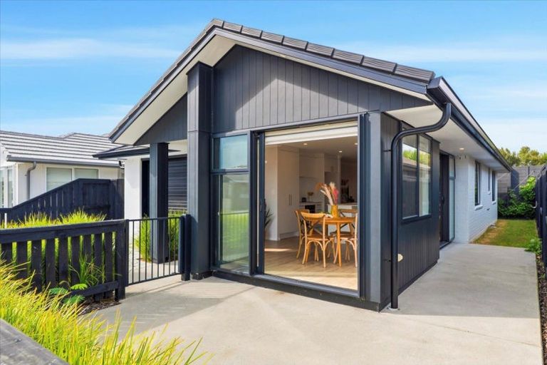 Photo of property in 122 Union Drive, Papamoa, 3118