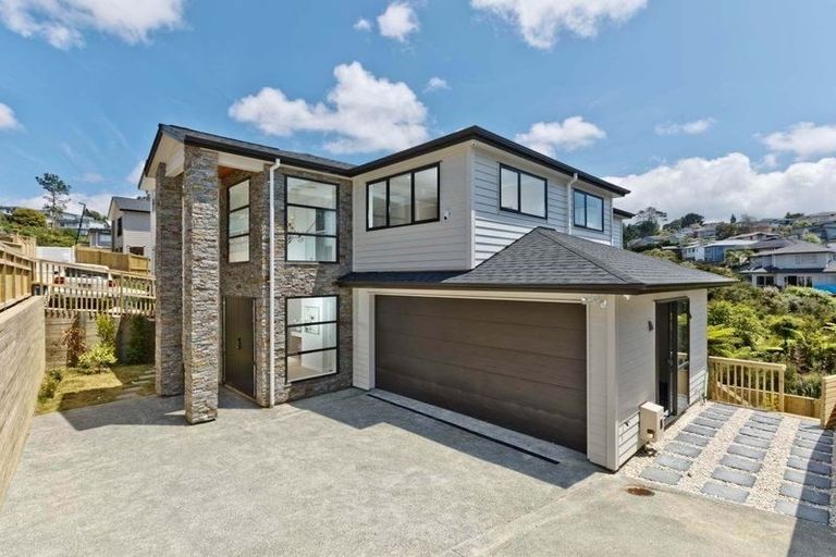 Photo of property in 30 Para Close, Fairview Heights, Auckland, 0632