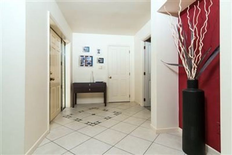 Photo of property in 21 Taroka Close, Pinehill, Auckland, 0632