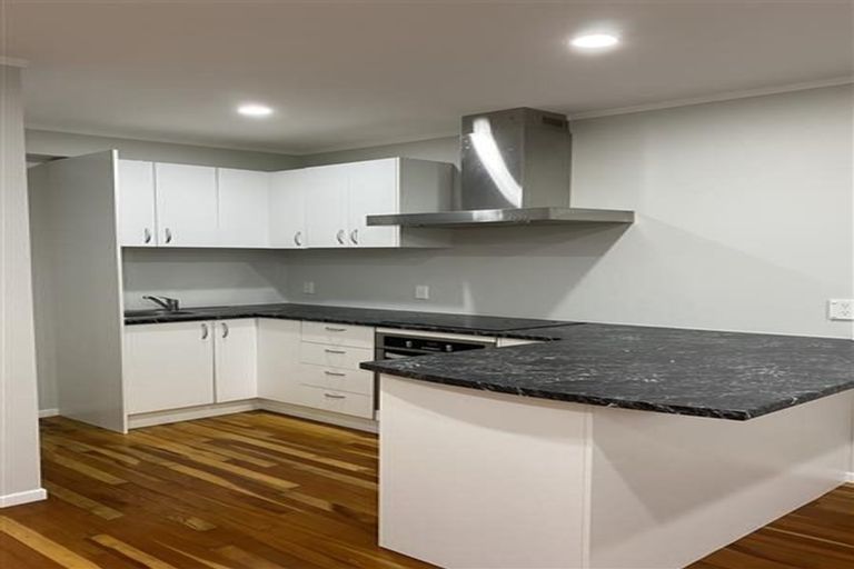 Photo of property in 4/32 Brixton Road, Mount Eden, Auckland, 1024