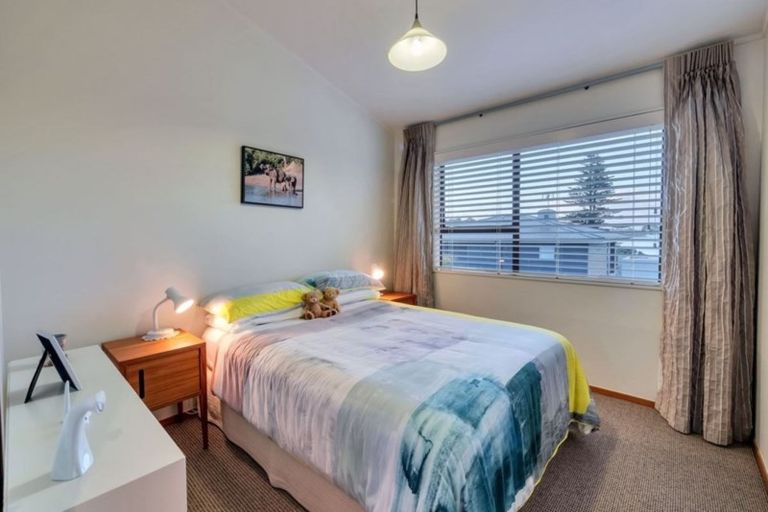 Photo of property in 9a Huntly Road, Campbells Bay, Auckland, 0630