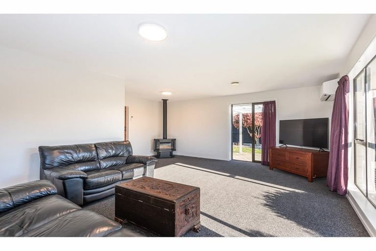 Photo of property in 17 Lovelock Street, Dallington, Christchurch, 8061