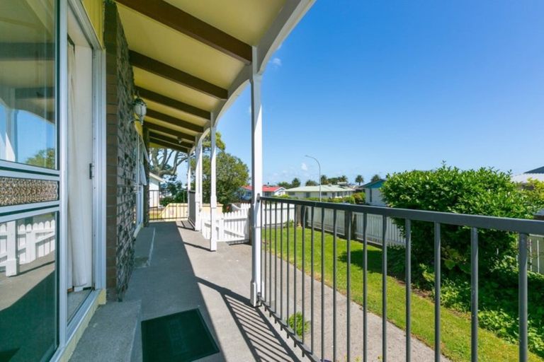 Photo of property in 20 Leon Place, Waitara, 4320