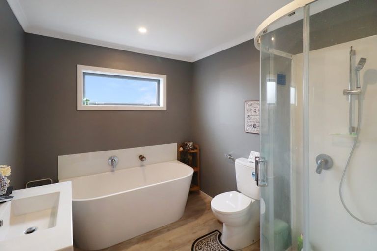 Photo of property in 23 Te Ara O Roimata, Wainuiomata, Lower Hutt, 5014