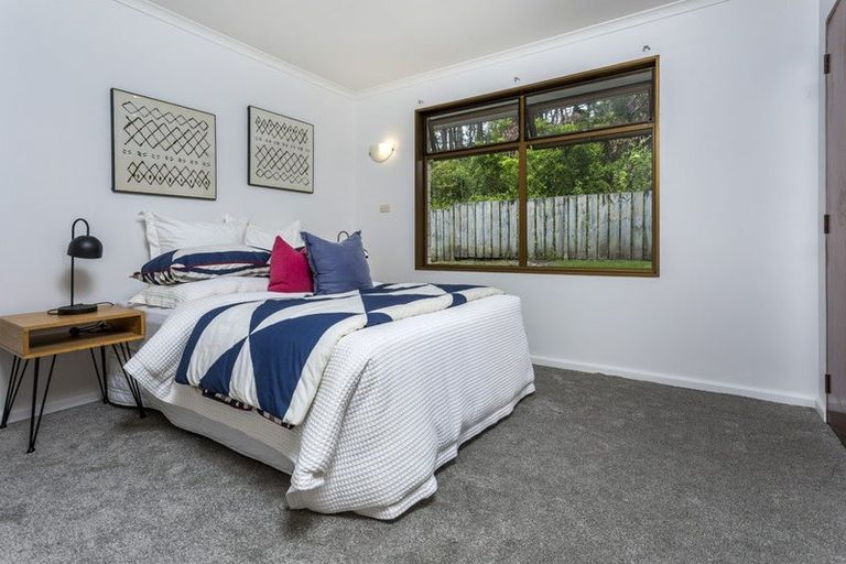 Photo of property in 58 Ravenwood Drive, Forrest Hill, Auckland, 0620