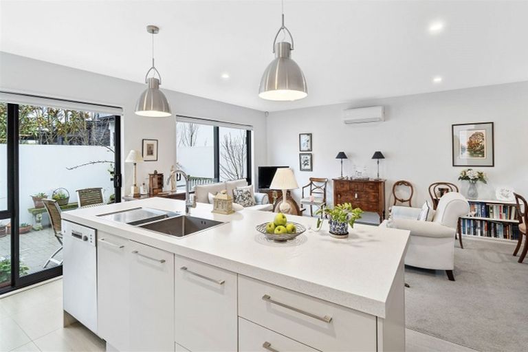 Photo of property in 20b Hewitts Road, Merivale, Christchurch, 8014