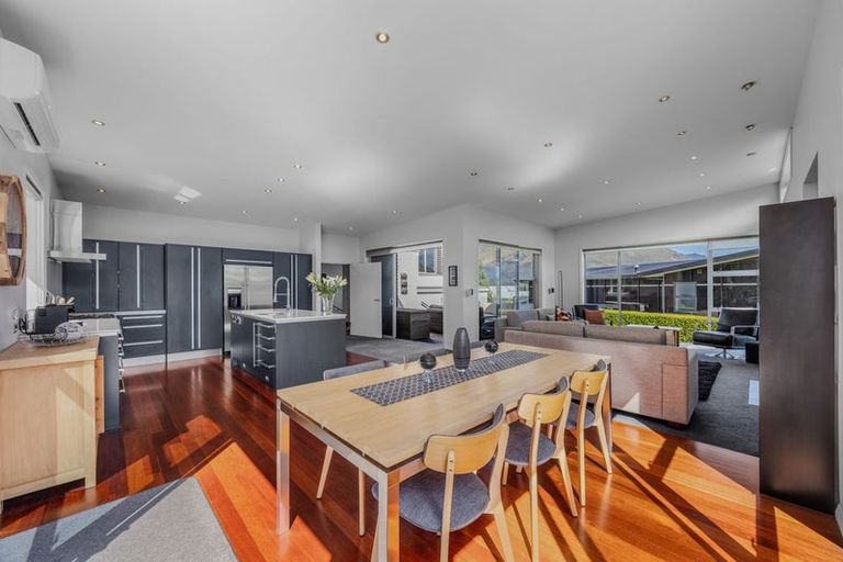 Photo of property in 5 Pearce Place, Wanaka, 9305