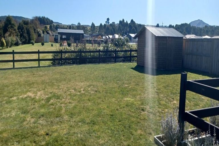 Photo of property in 56 Oakdale Drive, Kinloch, Taupo, 3377