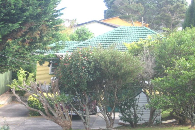 Photo of property in 11 Neal Avenue, Glenfield, Auckland, 0629