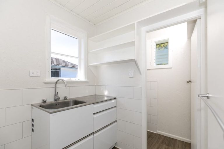 Photo of property in 24 Minifie Avenue, Melville, Hamilton, 3206