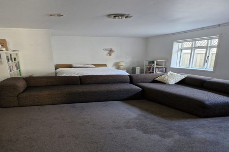 Photo of property in 102 Clyde Street, Island Bay, Wellington, 6023