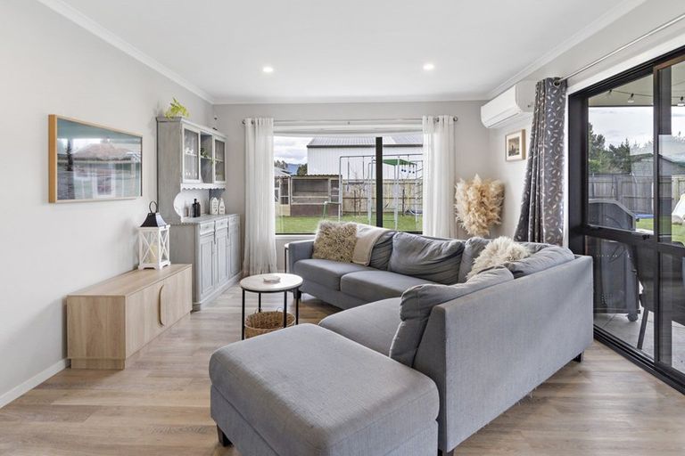 Photo of property in 4 Routhan Way, Carterton, 5713