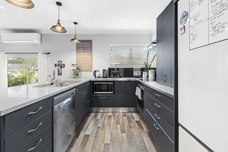 Photo of property in 3 Jensen Place, Frankleigh Park, New Plymouth, 4310