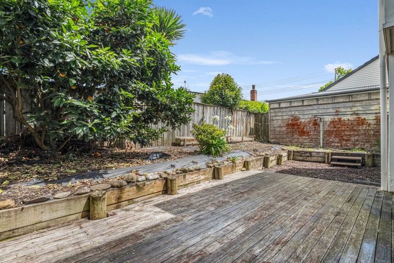 Photo of property in 50a Arawa Street, New Lynn, Auckland, 0600
